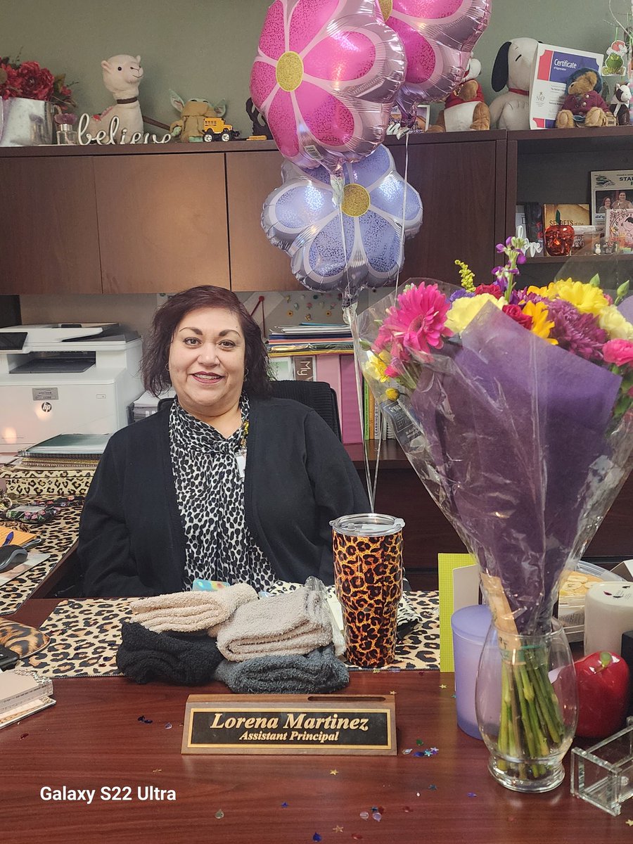 LMartinez_PHE's tweet photo. What a GREAT start to Assistant Principal week!! So blessed to be at Slider and working with an awesome team!!πππ#PrideInEveryStride
#ExcellenceForAll
#TeamSISD
#Slider_Middle https://t.co/0UZV0ggAvE