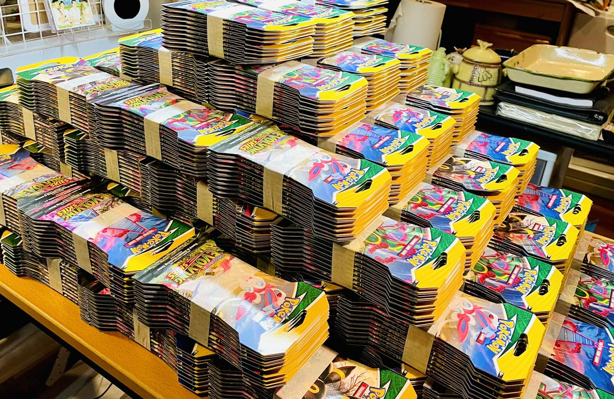 2nd Annual PokeBeach Spring Giveaway! 🔥

A special Pokemon TCG giveaway where 25 winners will send PokeBeach 10X EVOLVING SKIES BOOSTER PACKS to help WPM complete his collection!

✅ Follow Me
🔄 RT
🏷️ Tag 2 friends

25 LUCKY WINNERS will be picked on 4/31/24! 

US Only 🇺🇸