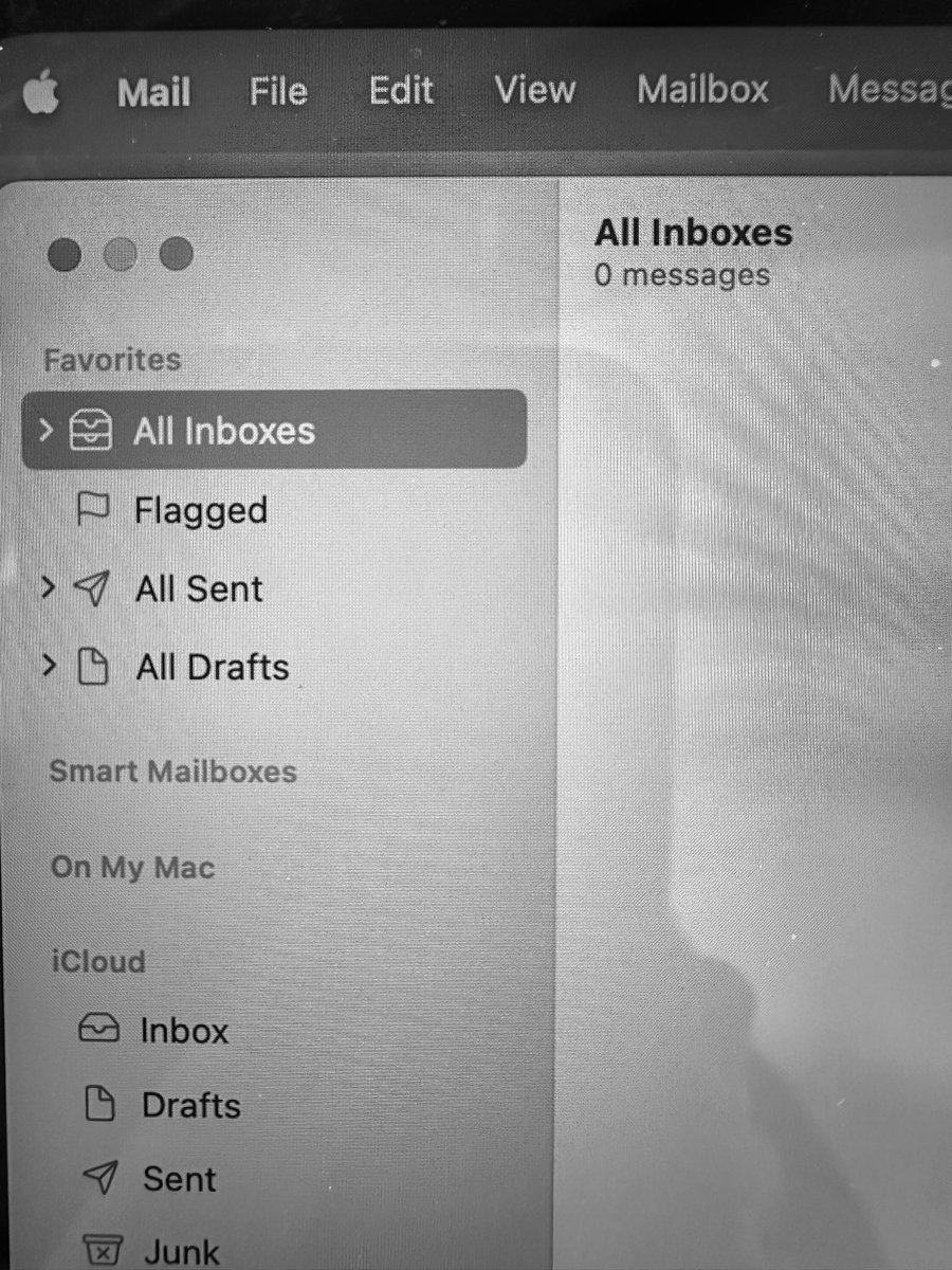 So ummm this hasn’t happened since 1993 for me and to happen on April 1st when it’s not even a joke. I’m sure it won’t last long but still I’m going to enjoy the next 5 minutes with a completely empty email inbox 🤪 next up I’m ditching my phone!