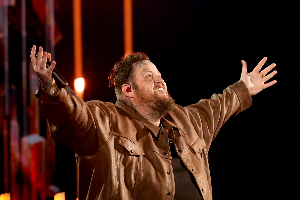 Wow! What a performance from @JellyRoll615 #iheartawards2024