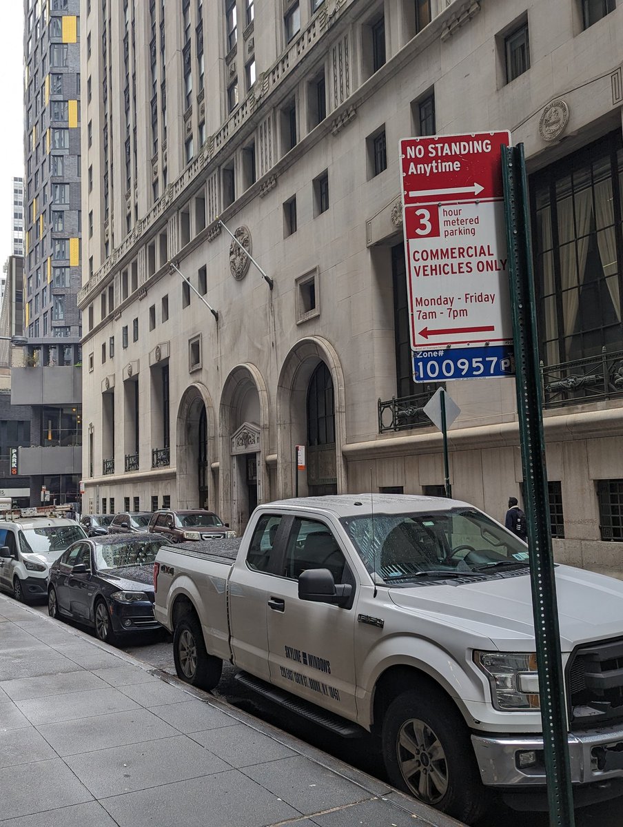 WakefieldBxDave's tweet image. @placardabuse @nypdnews @NYCMayor @nypdpc.  No money to pay the commercial meter?   No problem, use NYPD and @FDNY #FancyHats to steal parking.  @NYPDTransport won&apos;t mind. 

Imagine if everyone put &quot;first responders&quot; hats on their dashboards then @NYC_DOT won&apos;t get any revenue.