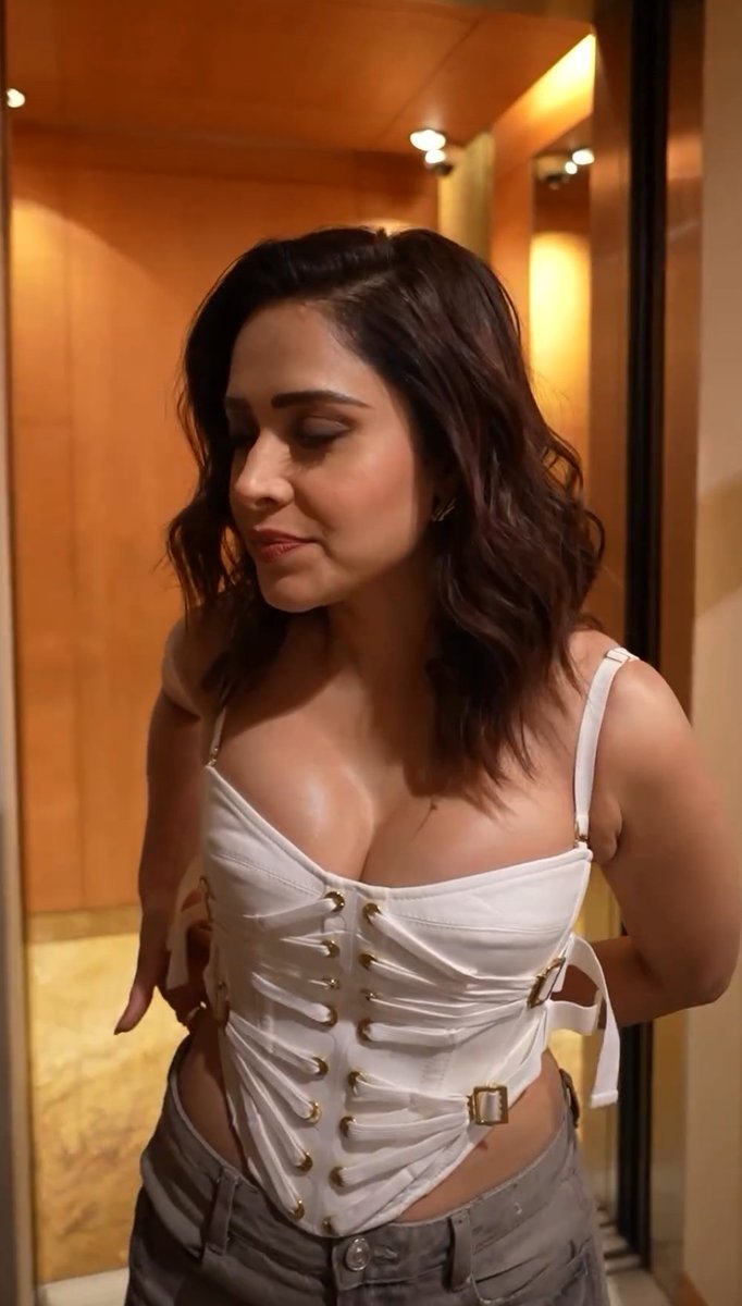 GKI-GNYa0AApkeP?format=jpg&name=medium