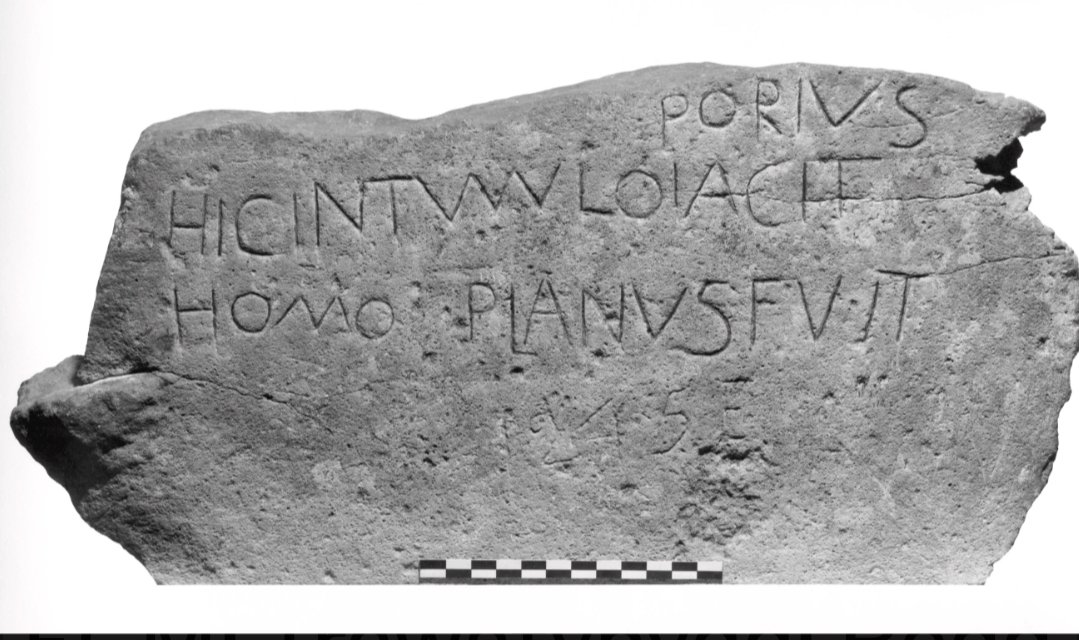 Bedd Porius. A grave marker from Trawsfynydd dating to the 5th century. It says 'Hic Intumulo Iacit Porius Homo XPianus Fuit', Porius lies here entombed, he was a Christian man. Image NMW. #epigraphytuesday