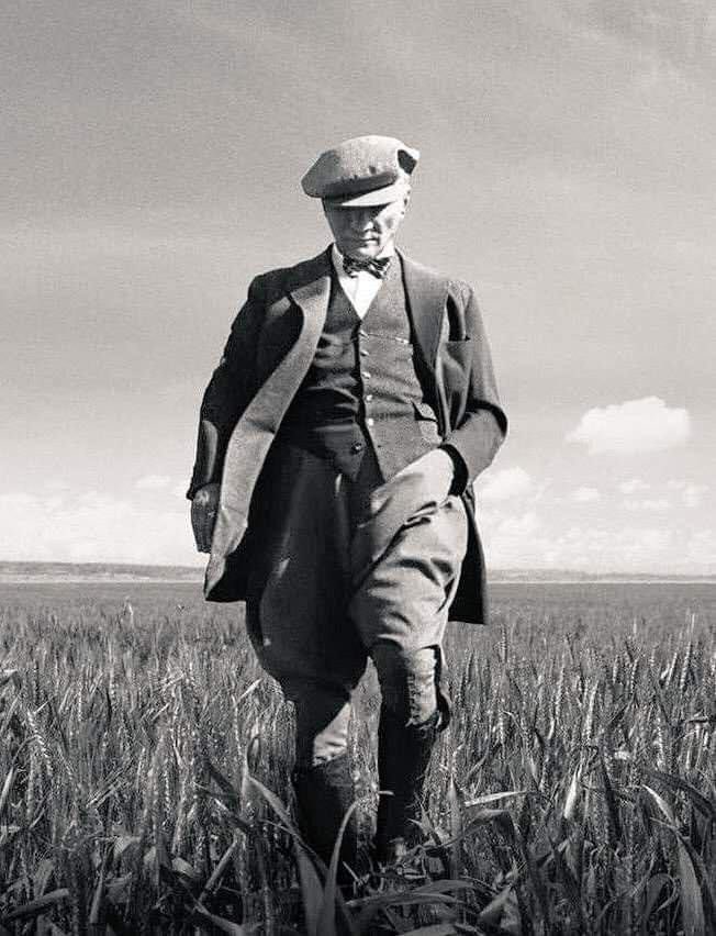 Her sabah Atatürk'ün bir fotoğrafı...