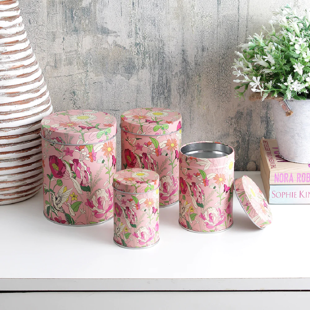 Elevate your kitchen organization game with these stylish storage tin canisters. Say goodbye to clutter and hello to seamless charm and beauty.
Shop now: avintageaffair.in/products/long-…
#AVintageAffair #vintagedecor #decorideas #decor #vintage #sale #homedecor #homedecorideas