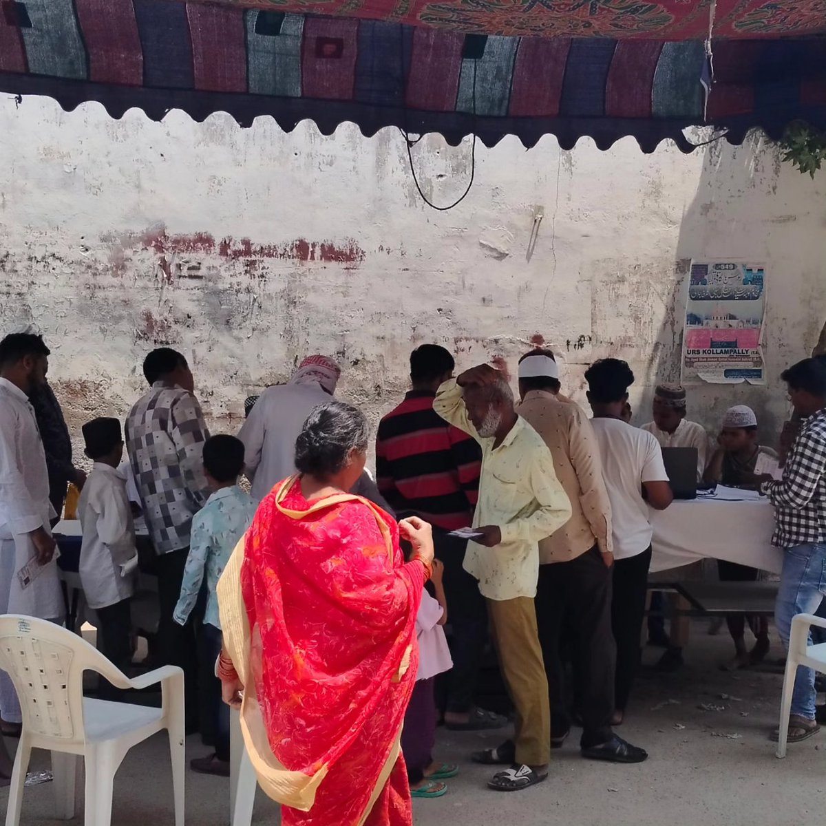 md_activist's tweet photo. Successfully completed today FREE VOTER I'D CARD CAMP And explain people's of our Suleman nagar wadi-e-mahmood area about the importance of vote...

Program organised by ...

Sunshine Foundation Hyd 
And welfare trust baitulmaal https://t.co/Y49PwU9gDG