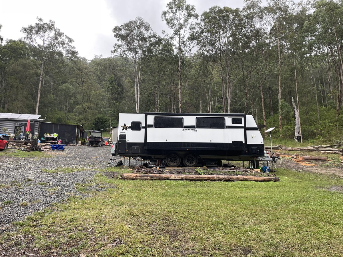 Here I am 100 acres for 4 people. I got a lot of work ahead of me but this is amazing.
Bell birds all around me. 
Wallabies and Goanns to deal with in the morning.
I am in the middle of no where. We have spent the day on tractors building our home. Done.
💫🫧🍾