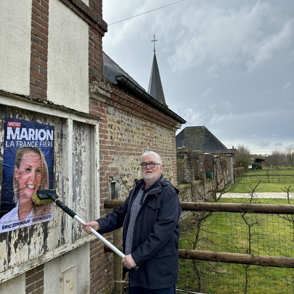Reconquete61's tweet photo. La diffusion de l’affiche #VotezMarion #LaFranceFiere s’intensifie dans l’Orne.

Les cantons de Vimoutiers, Écouves et Alençon-1 et 2 ont ainsi été collés.

Nos efforts pour #Reconquete continuent jusqu’aux élections européennes ce 9 juin. https://t.co/FEcLY00F0u