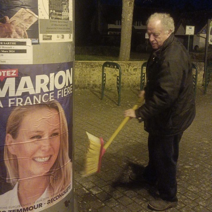 La diffusion de l’affiche #VotezMarion #LaFranceFiere s’intensifie dans l’Orne.

Les cantons de Vimoutiers, Écouves et Alençon-1 et 2 ont ainsi été collés.

Nos efforts pour #Reconquete continuent jusqu’aux élections européennes ce 9 juin.
