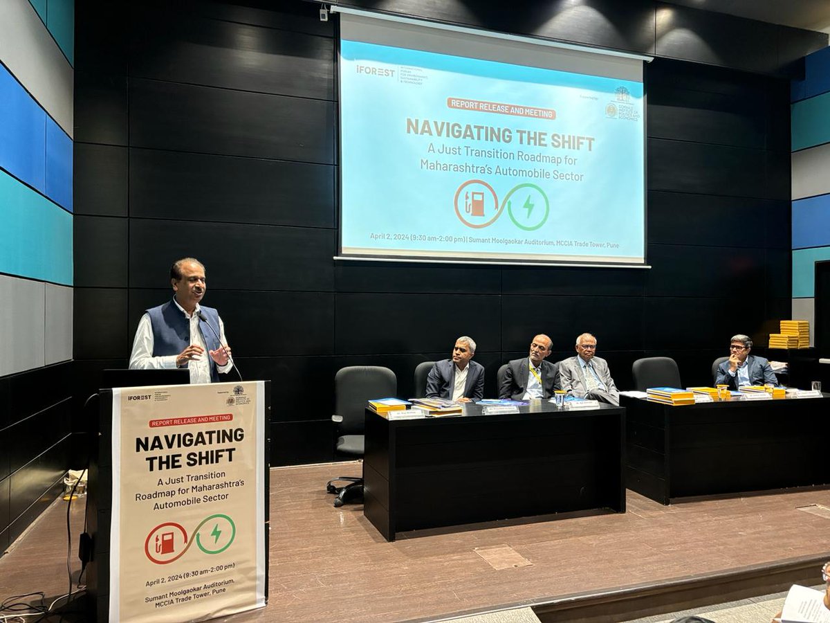 🚗 Speaking at 'Navigating the Shift: A #JustTransition Roadmap for #Maharashtra's #Automobile Sector', Dr. Reji Mathai, Dir. @araiindia said, 'Policies and a long-term roadmap must be put in place for #EV transition.'