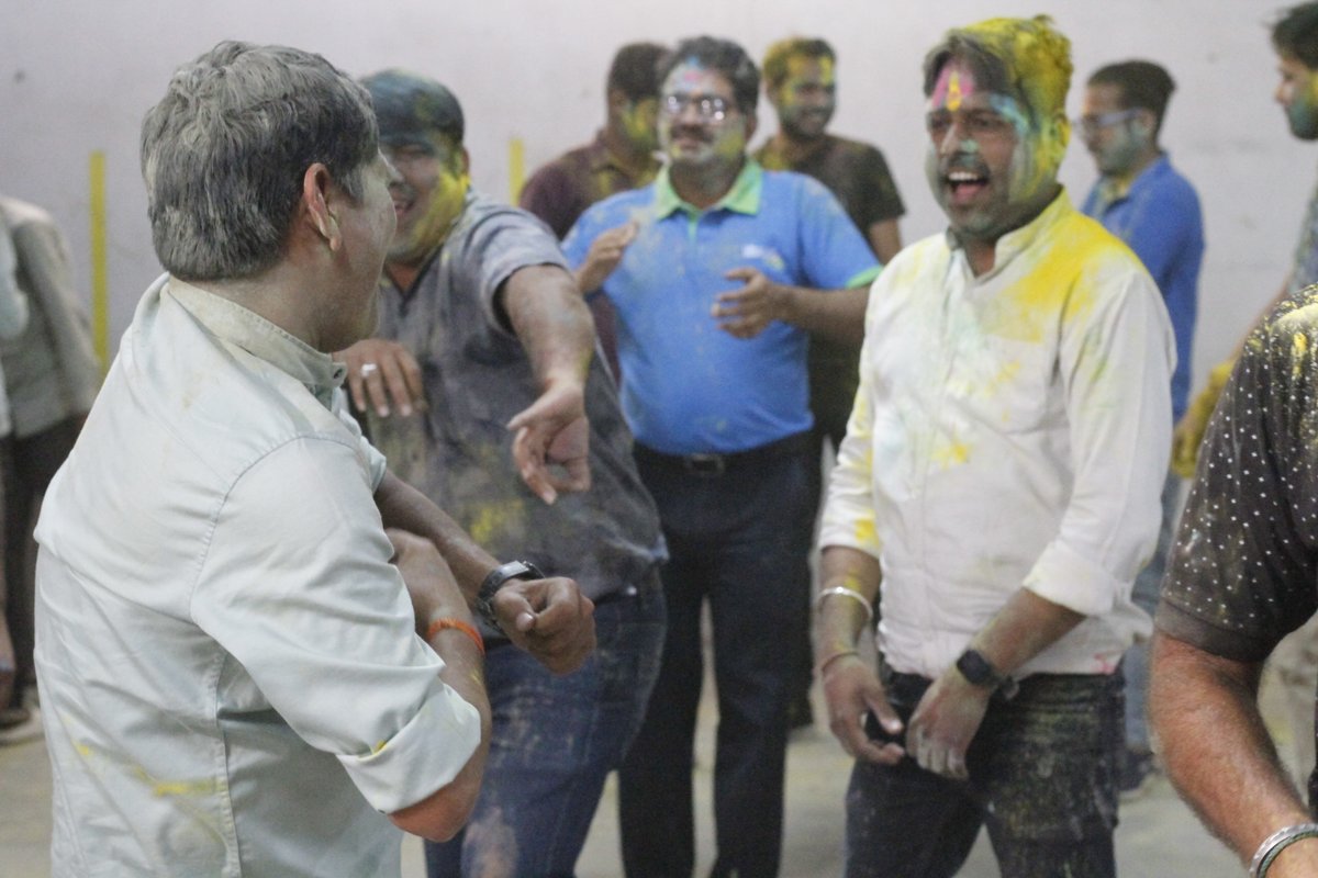 KiranaKing's tweet photo. KIRANA KING – HOLI CELEBRATION 2024

Here are a few glimpses of Holi 2024 festivity &amp; celebration at Kirana King.

#Kiranaking #Jaipur #Passion #Quality #Products #Staples #Holi #Colors #Kirana #Kiryana #Rashan #Parchuni #FMCG #CPG #Retail #Grocery | https://t.co/fo6vNCIKaX https://t.co/dtsFIzvpU2