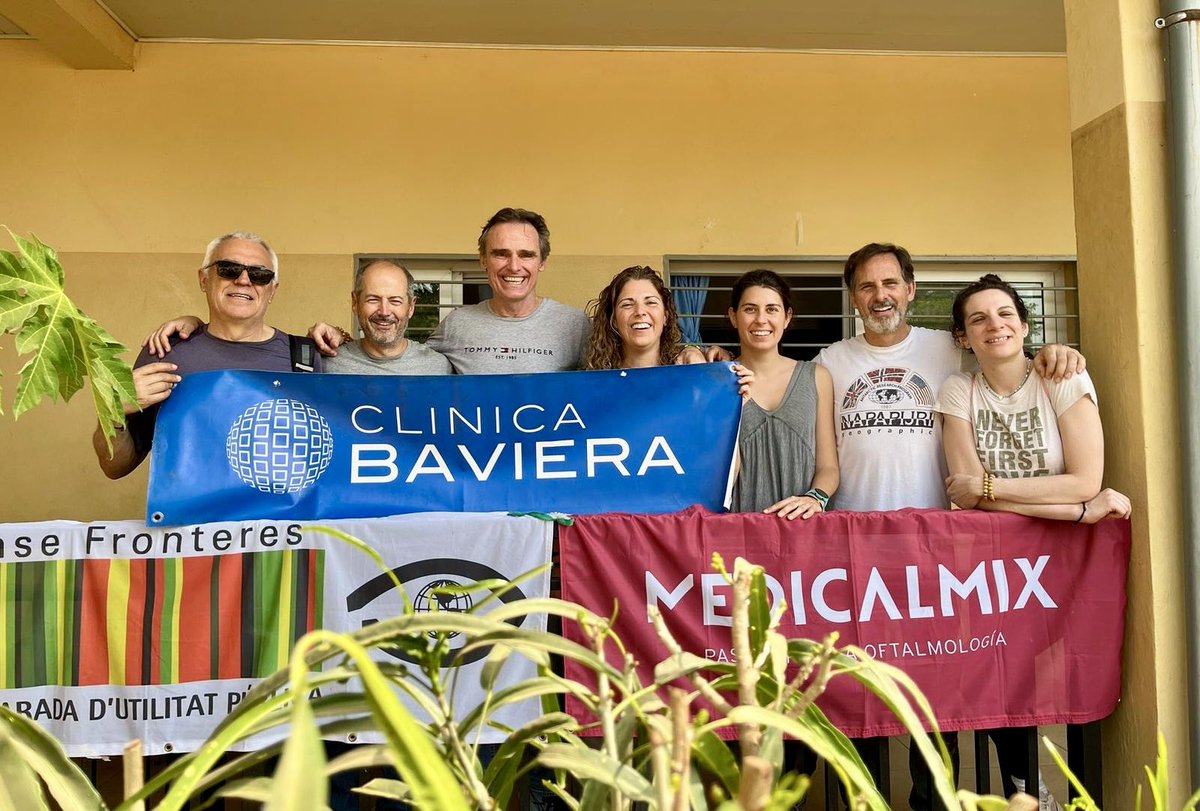 medicalmix's tweet photo. 🌎 Finaliza la campaña solidaria en Sierra Leona 🇸🇱 casi quinientas personas desfavorecidas volverán a recuperar su vista.
 
Un esfuerzo titánico del equipo médico oftalmológico dirigido por el Dr. Jaime Javaloy y la Fundación Clínica Baviera con el apoyo de MedicalMix BVI. https://t.co/X1ttIr2H2m