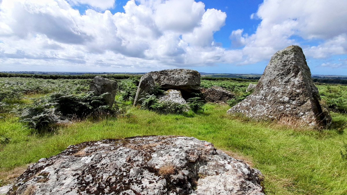 #TombTuesday The enormous, collapsed 60 ton capstone of Carn Turne chambered tomb, #Pembrokeshire - looking along the forecourt Recently excavated & in a pretty isolated spot along country lanes, the tomb is well worth visiting 👌 📷 My own, Aug 2022