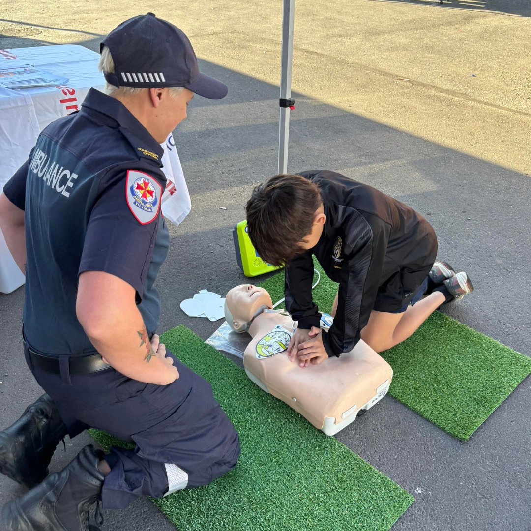 The response was incredible at the Warracknabeal Easter Market Day on Saturday with 12 people stepping forward to become @GoodSamApp responders! That's a dozen more heroes in our community, ready to assist in saving lives. 🚑💙 Are you ready to sign up? goodsamapp.org/AV