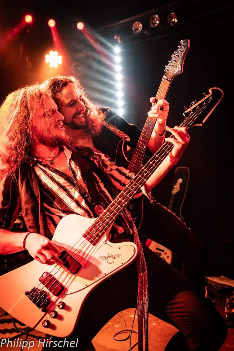 Some rocking times
#heavymetal #vigier #vigierguitars #phantomheart #Swiss #livemusic #swissmusic