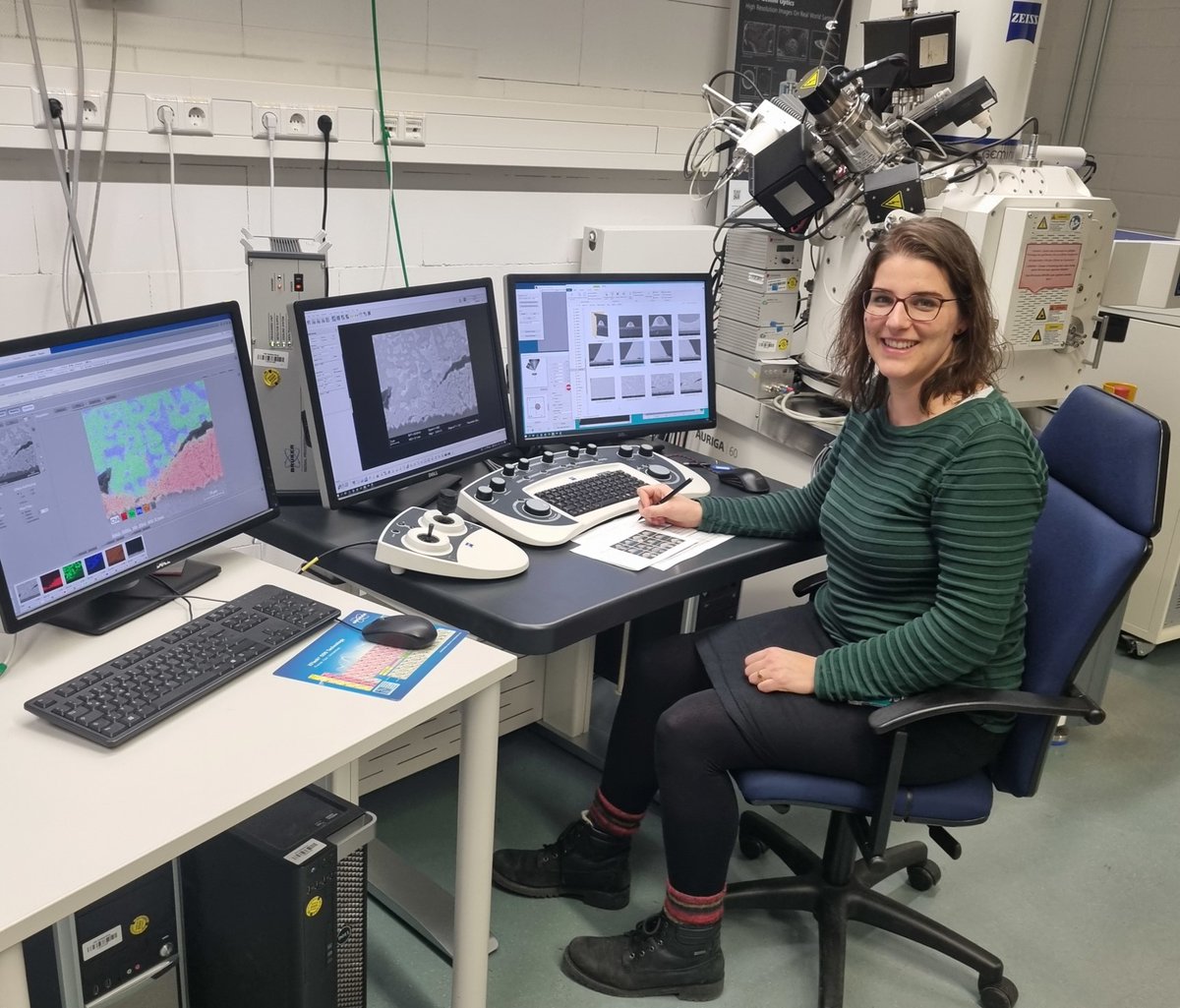 Angela De Rose #PhysikerinderWoche - Angela works as a scientist at @FraunhoferISE in Freiburg... @BMBF_Bund #womeninscience #womeninphysics #physikerin 👩‍💻👉 dpg-physik.de/vereinigungen/…