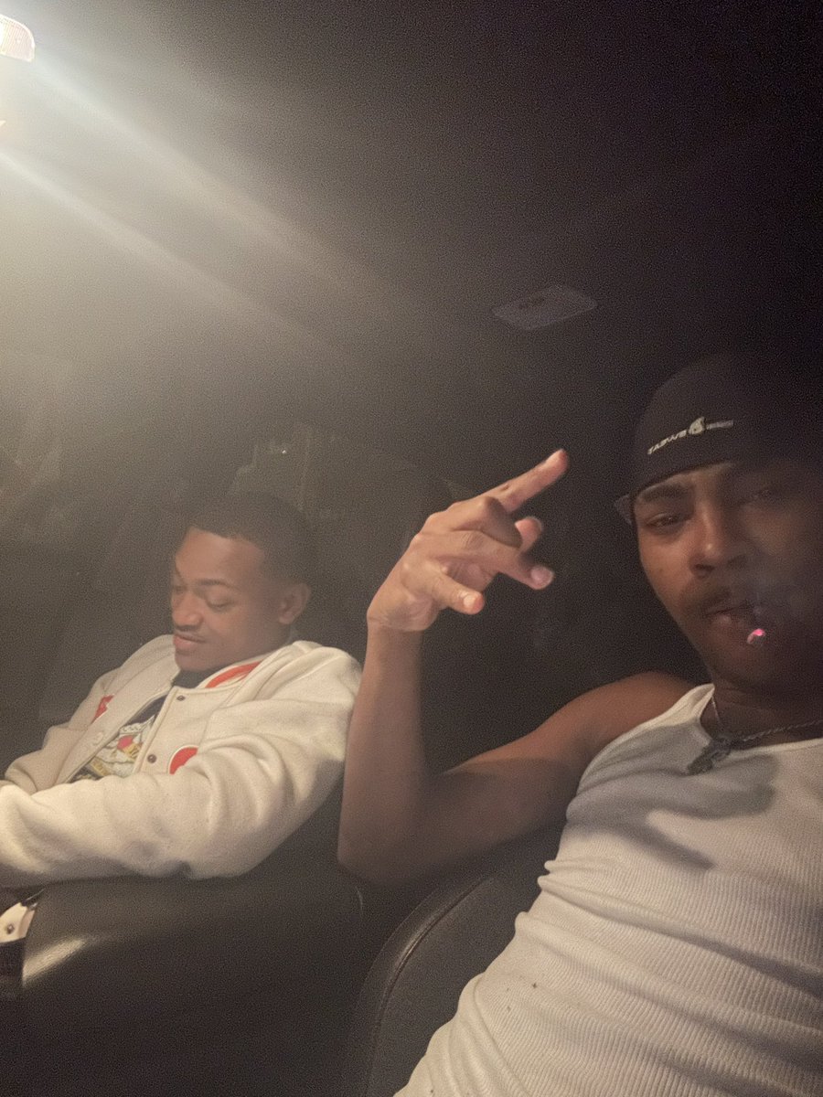 ibang3_11's tweet photo. Wood had a nigga eyes watering https://t.co/yOpC9mUBlZ