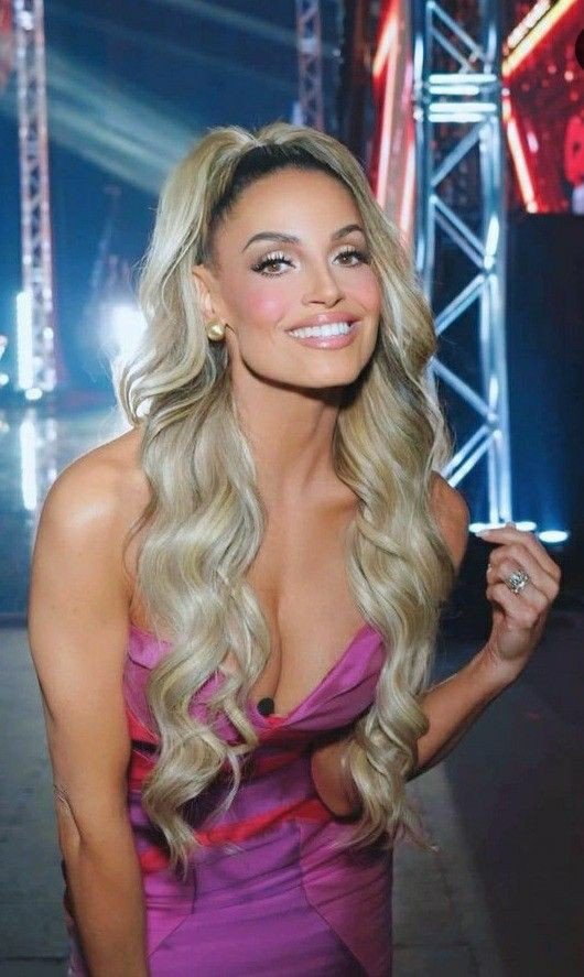 TheCelebHQ's tweet photo. Trish Stratus: Pretty in Pink💕
#TrishTuesday https://t.co/gkr9yh8GM3