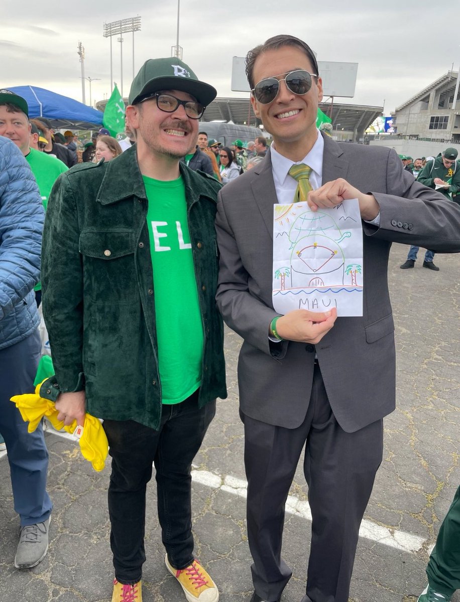 PresidentKavaal's tweet image. shortly after this picture was take ,
the Maui renderings were rejected by the state of Hawaii 

#WristBandGate 
@LastDiveBar