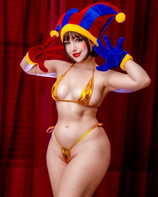 wanna see if it honks? 🤡 https://t.co/pMEjiANfzt<a href="/tag/nationalbikiniday"class="tags"><span>#nationalbikiniday</span></a>