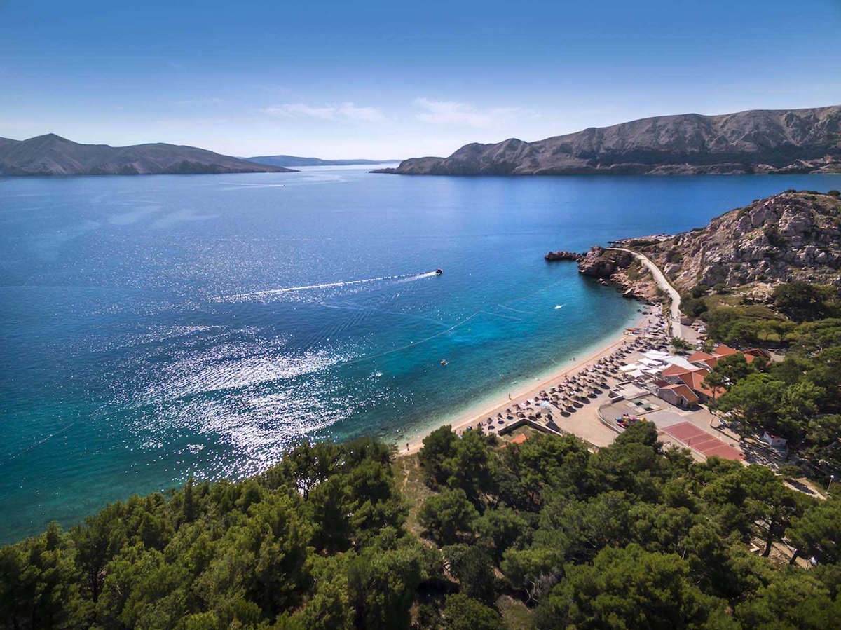 nakedwanderings's tweet photo. Naturist Campsite Bunculuka is just a few minutes walk from the centre of Baška, #Croatia. It's located in a secluded cove surrounded by rocks and amazing nature. Have you been there? More info: https://t.co/UCNuwzuEx6 🍀☀️
#bunculuka #valamar #fkk #nudebeach #nakedbeach #nude https://t.co/gOdHhAPXuI