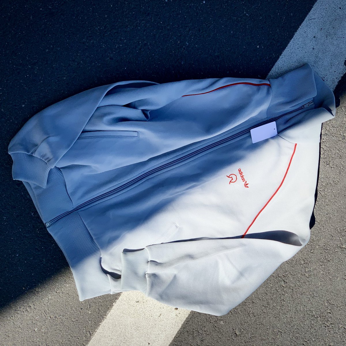 GASLAMPSQUARE_2's tweet image. ⚽️#70sadidas #trackjacket #トラックジャケット 🏀
大量にトラックジャケットを揃える当店ですが、
こんなヴィンテージも紛れております☝︎
ジャストサイズが今新鮮に見えるのではないでしょうか✴︎
.
#gaslampsquare下北沢店
#ガスランプスクエア下北沢店
