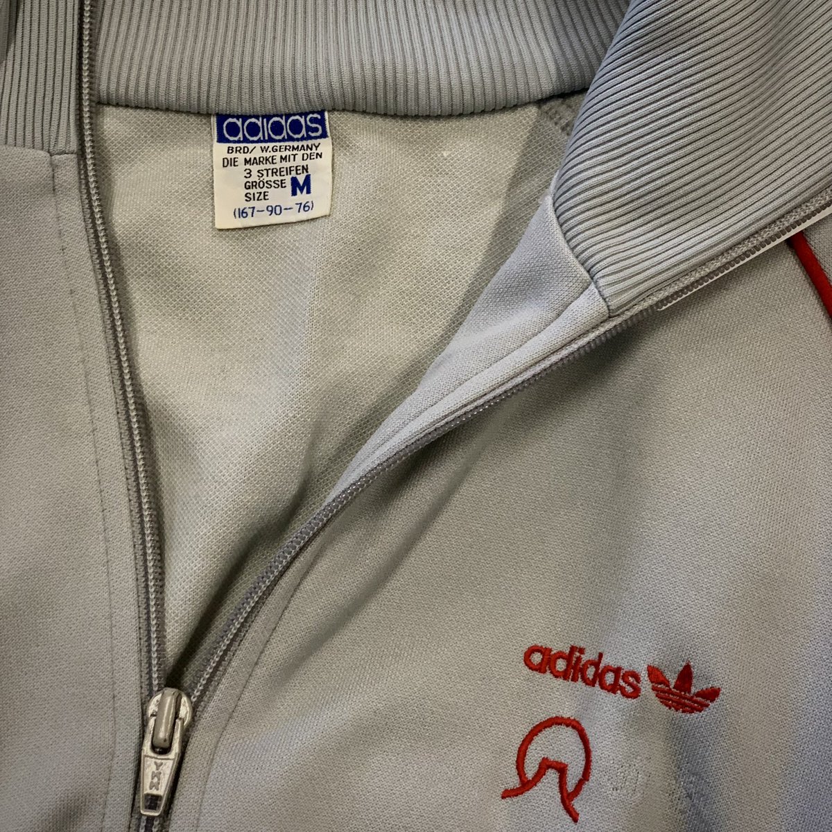 GASLAMPSQUARE_2's tweet image. ⚽️#70sadidas #trackjacket #トラックジャケット 🏀
大量にトラックジャケットを揃える当店ですが、
こんなヴィンテージも紛れております☝︎
ジャストサイズが今新鮮に見えるのではないでしょうか✴︎
.
#gaslampsquare下北沢店
#ガスランプスクエア下北沢店