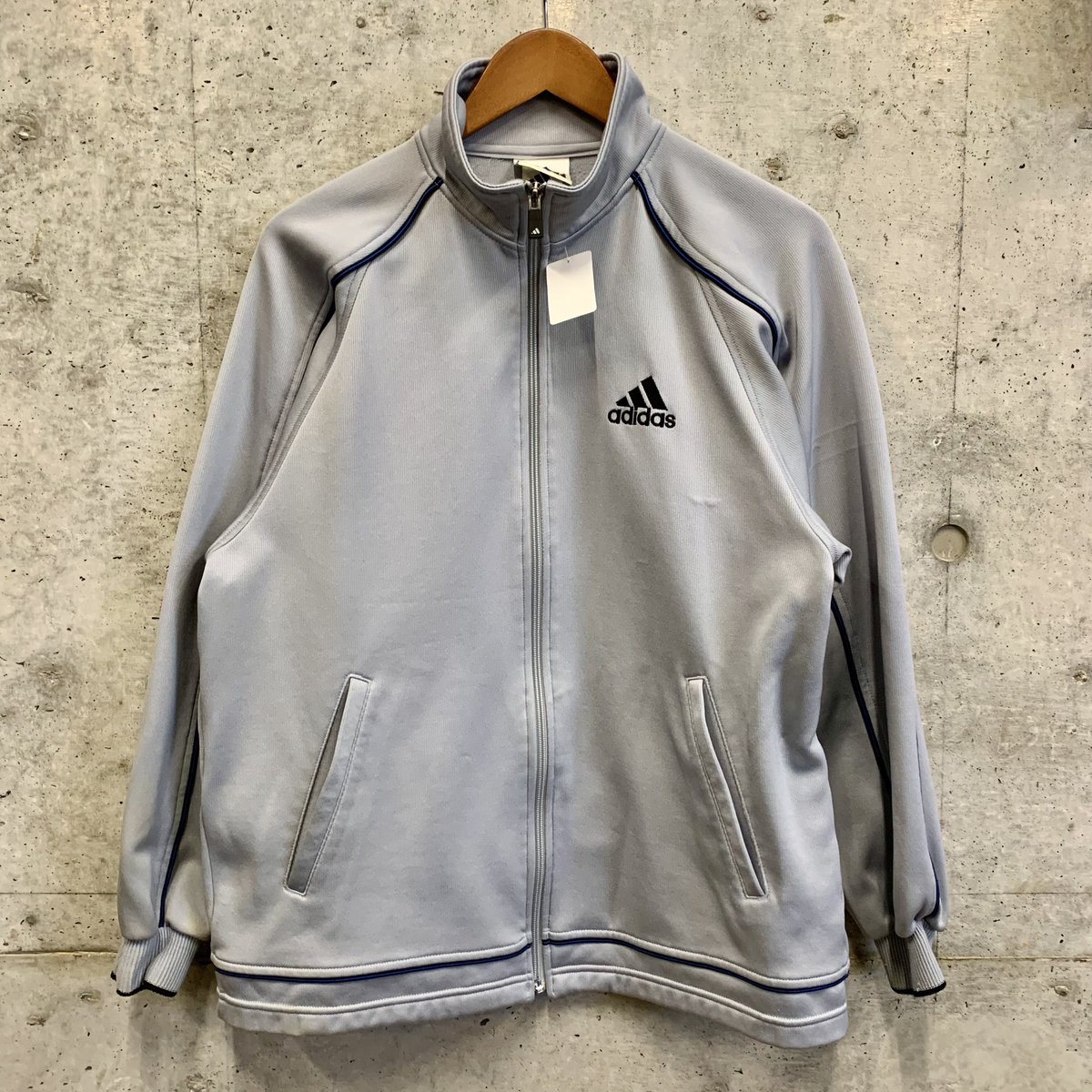 GASLAMPSQUARE_2's tweet image. ⚽️#trackjacket #トラックジャケット #jerseytops 🏀
朝夕に羽織るに丁度良いトラックジャケットをご紹介☝︎
春を感じる明るいカラーをチョイスしたいところです✴︎
.
#gaslampsquare下北沢店
#ガスランプスクエア下北沢店