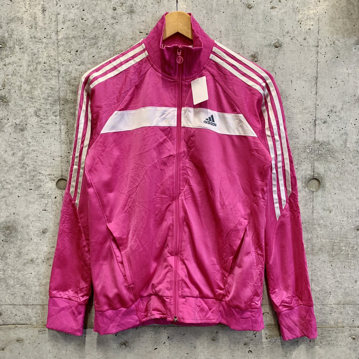 GASLAMPSQUARE_2's tweet image. ⚽️#trackjacket #トラックジャケット #jerseytops 🏀
朝夕に羽織るに丁度良いトラックジャケットをご紹介☝︎
春を感じる明るいカラーをチョイスしたいところです✴︎
.
#gaslampsquare下北沢店
#ガスランプスクエア下北沢店