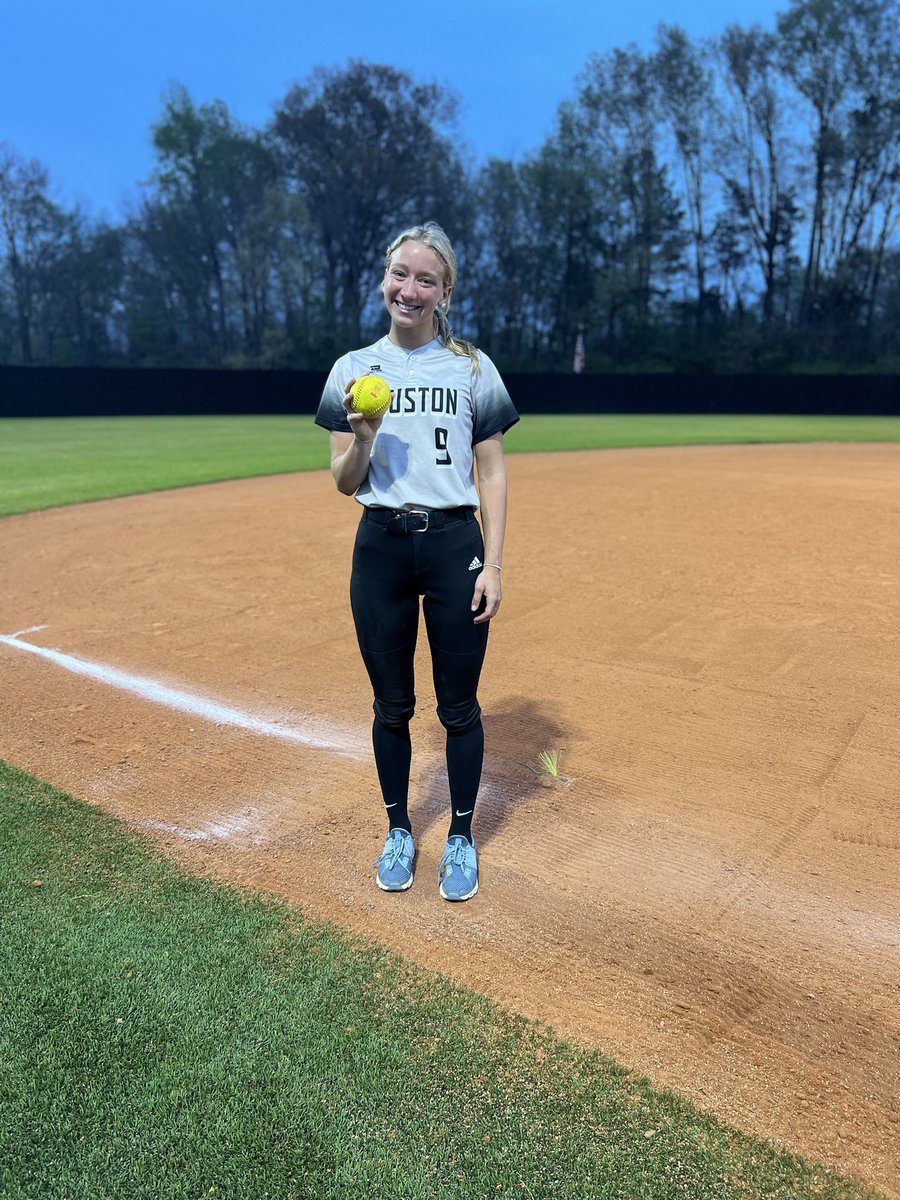 Zoe Marsh with a walk off HOMERUN against Cordova tonight!