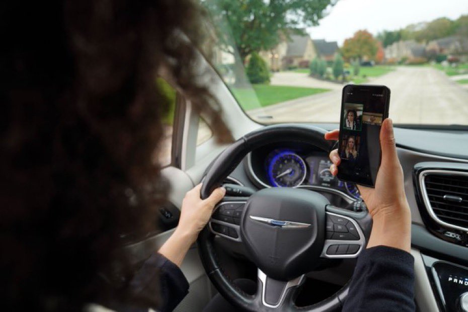 AAASDNews's tweet photo. April is #DistractedDrivingAwarenessMonth
Stay focused while driving and keep your phone out of sight. Always keep your eyes on the road and drive distraction-free.
#PhoneDownEyesUp #DriveDistractionFree https://t.co/4IvwtN2q1V