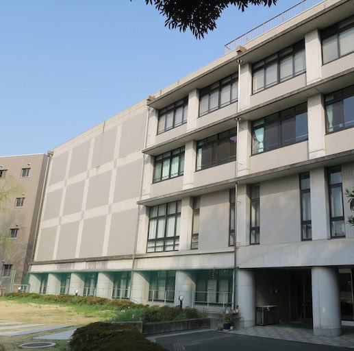 今年度より、東京藝術大学音楽学部附属音楽高等学校のピアノ科非常勤講師を務めさせていただくことになりました🌸

思い出がいっっぱいの母校に先生として通わせていただけること、本当に嬉しいです🥲🌈
できる限りのことを尽くします✨！
(ピース写真は自分の藝高合格発表時🤣おいも〜🤣🍠)