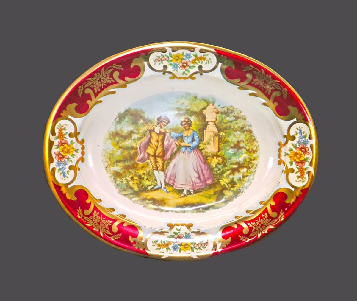 G97816960Girl's tweet photo. Daher Fragonard | Romance Scene | Courting Couples oval metal serving tray made in England. https://t.co/m033BMREEa via @Etsy #BuyfromGroovy #antiqueshop #tableware #tabledecor #bartray #Daher #Fragonard #DaherTray #CourtingCouples #EtsySellers https://t.co/FLym702rnr