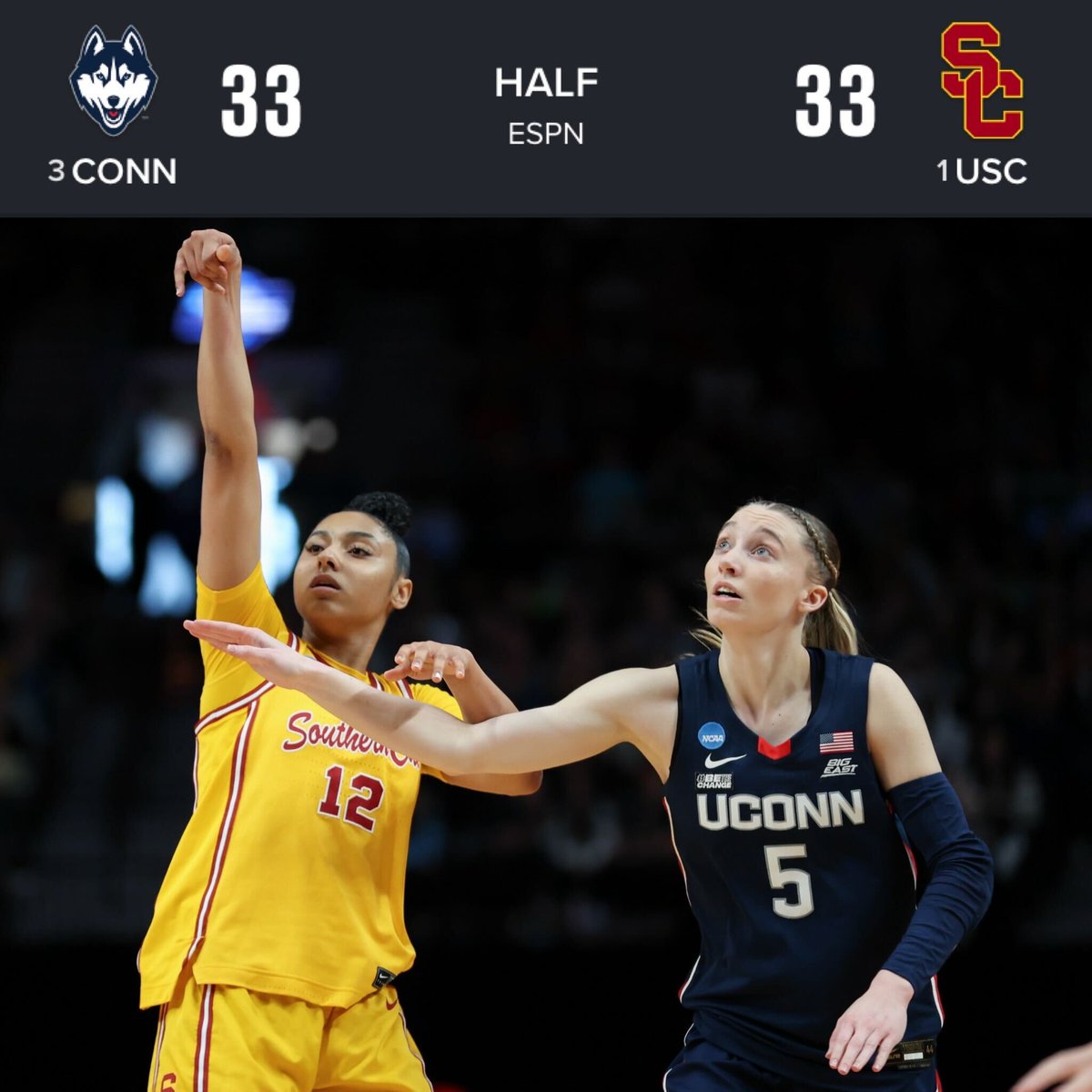 ALL EVEN AT HALF 🍿 

JuJu Watkins: 13 PTS | 4 REB 
Paige Bueckers: 15 PTS | 4 AST

Two stars are going AT IT ⚔️