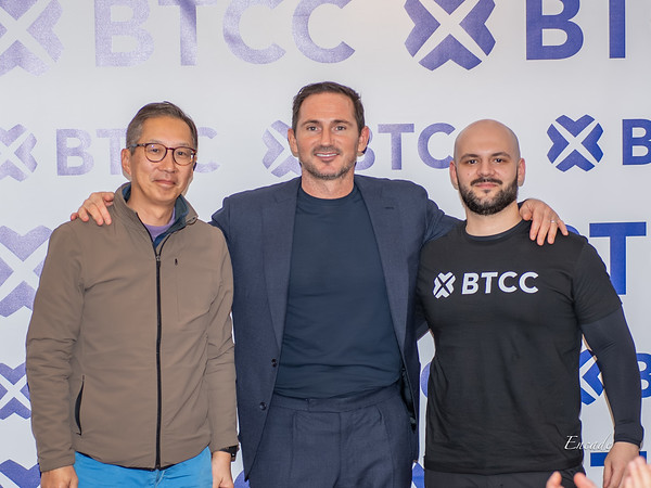 BTCCexchange's tweet photo. 😍Frank Lampard at our charity golf day...What an honour to meet @england legend and @ChelseaFC's all time top scorer! https://t.co/mJ4UzOt9mh