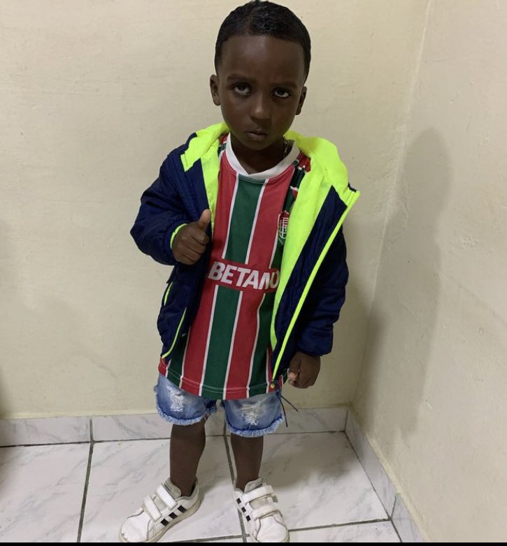 incrível que até hoje o marketing (fraquíssimo) do Fluminense não postou sequer um vídeo do ícaro nas rede sociais, até o internacional já postou um vídeo dele dançando com boné do inter.
