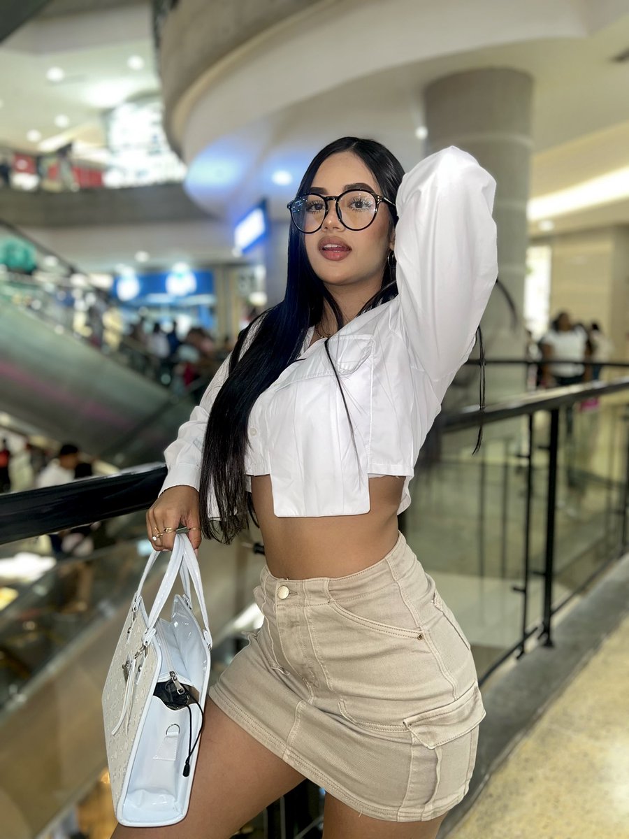 la Barbie pelinegra🦦 tweet media