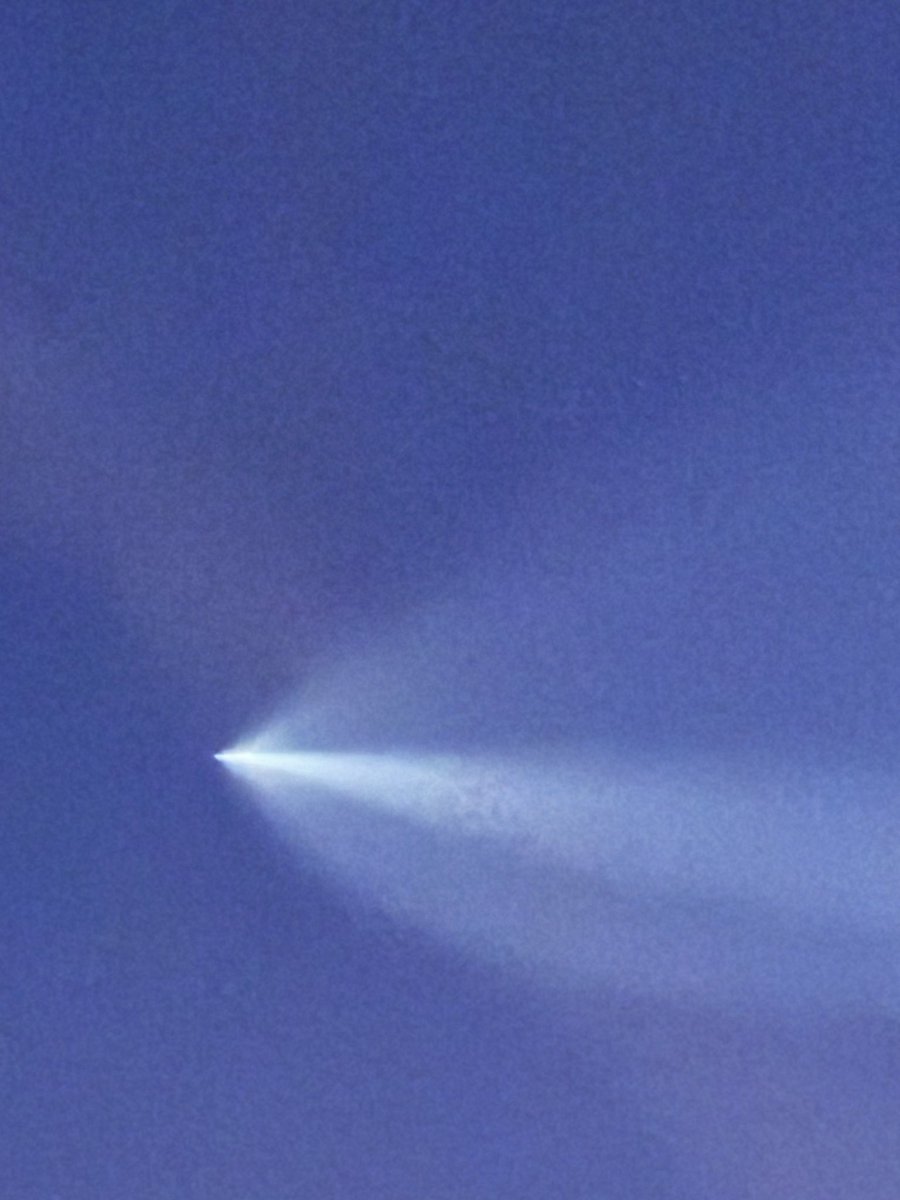 jmgaulti's tweet photo. #spacex from the plane to sfo https://t.co/ASUWVZr8yD