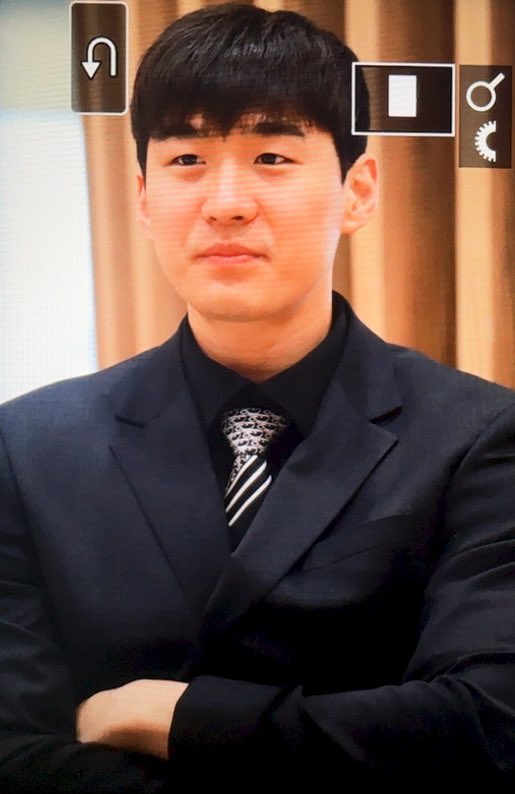 blacksesame_y's tweet photo. 240402 #양홍석 preview 
간지샷 찍엇는데 손바닥이 넘 통통하셔 https://t.co/wvk2jcJUUm