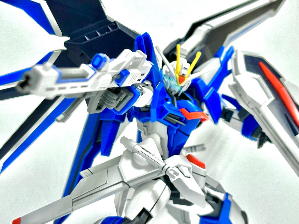 chatorako_20's tweet photo. 最近のガンプラ
墨入れとデカール貼り、ただ簡単な素組みです〜

#春のプラモデル展示会
#プラモデルライフ https://t.co/6yluesPZqR