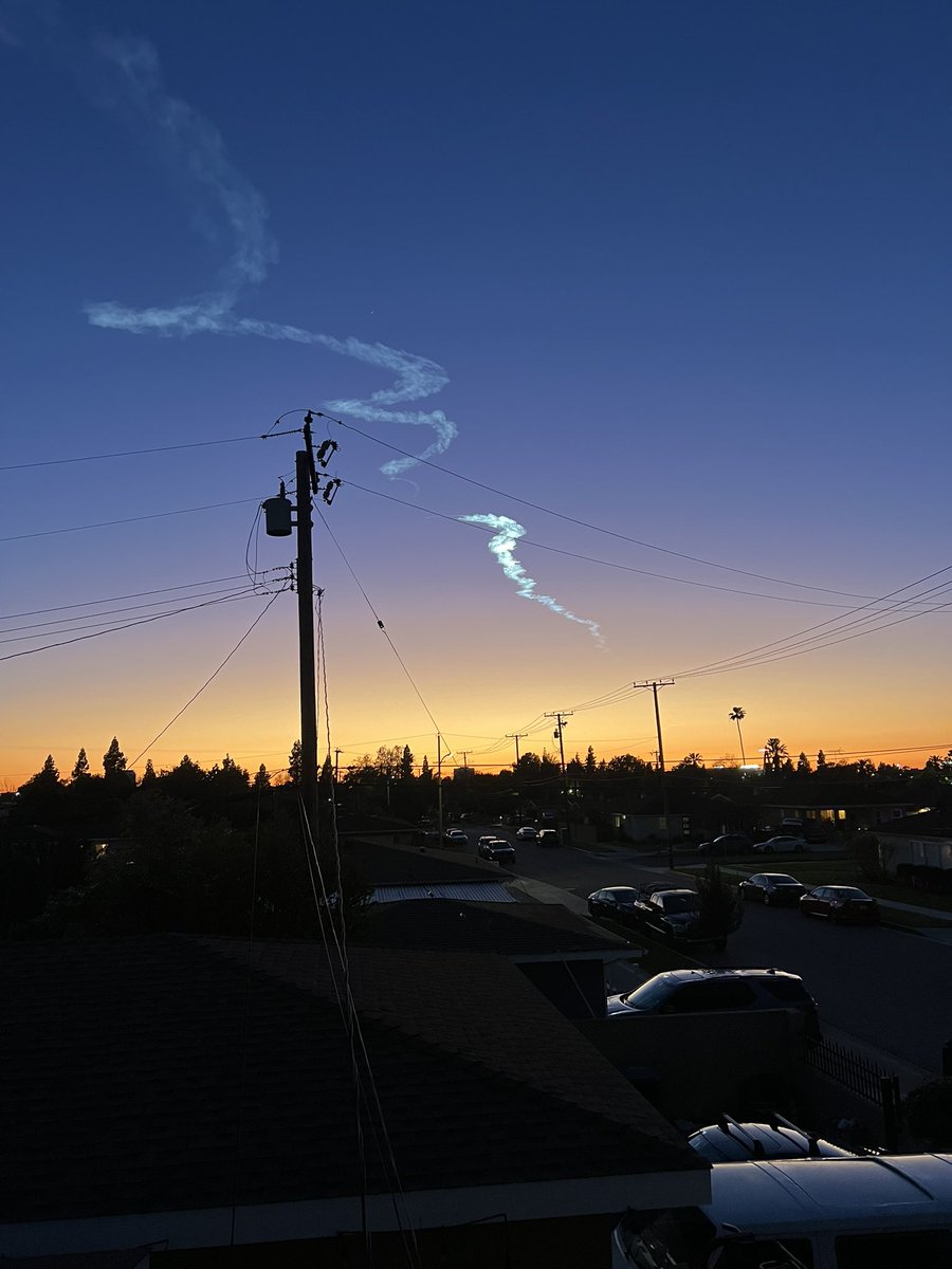 timmylincy's tweet photo. Space X launch April fools day https://t.co/3kGS1fqzIq