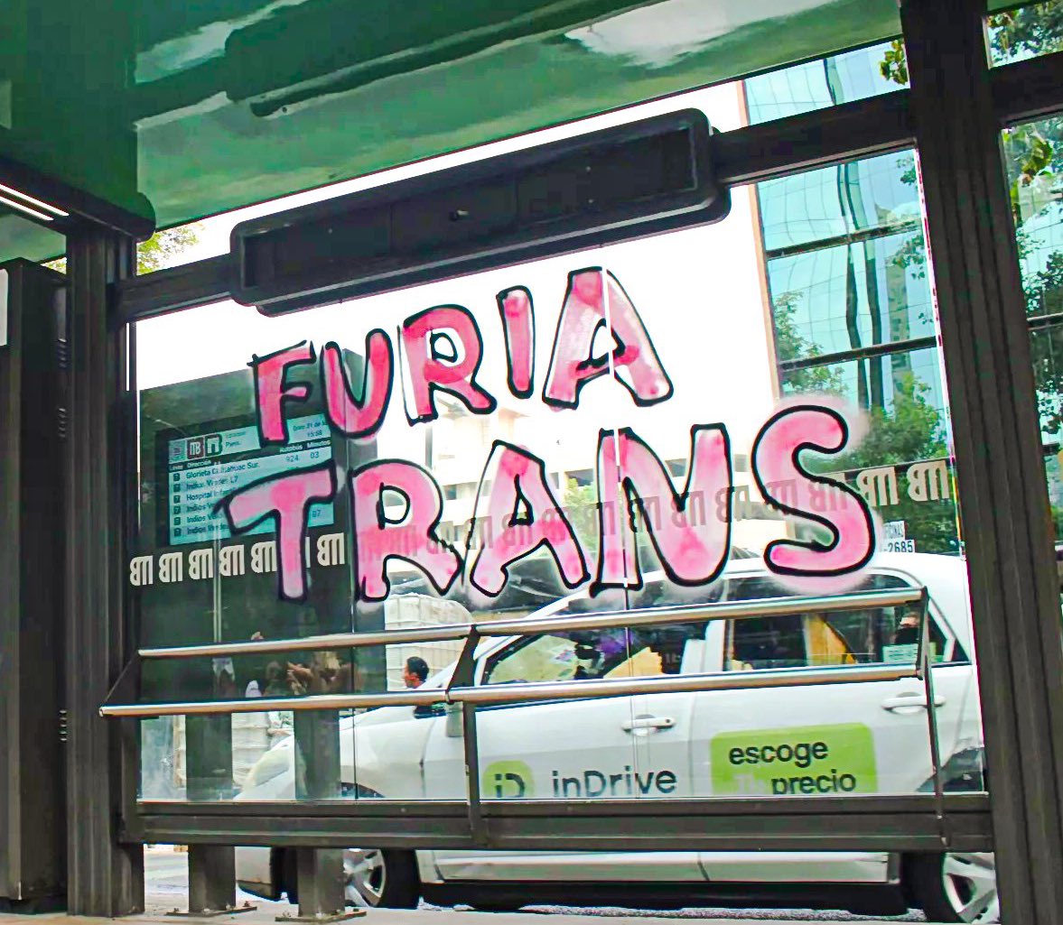 “Trans rage” seen in Mexico City. 🏳️‍⚧️🔥✊🏿🩵🩷🤍🩷🩵📸:@ErikRMolina