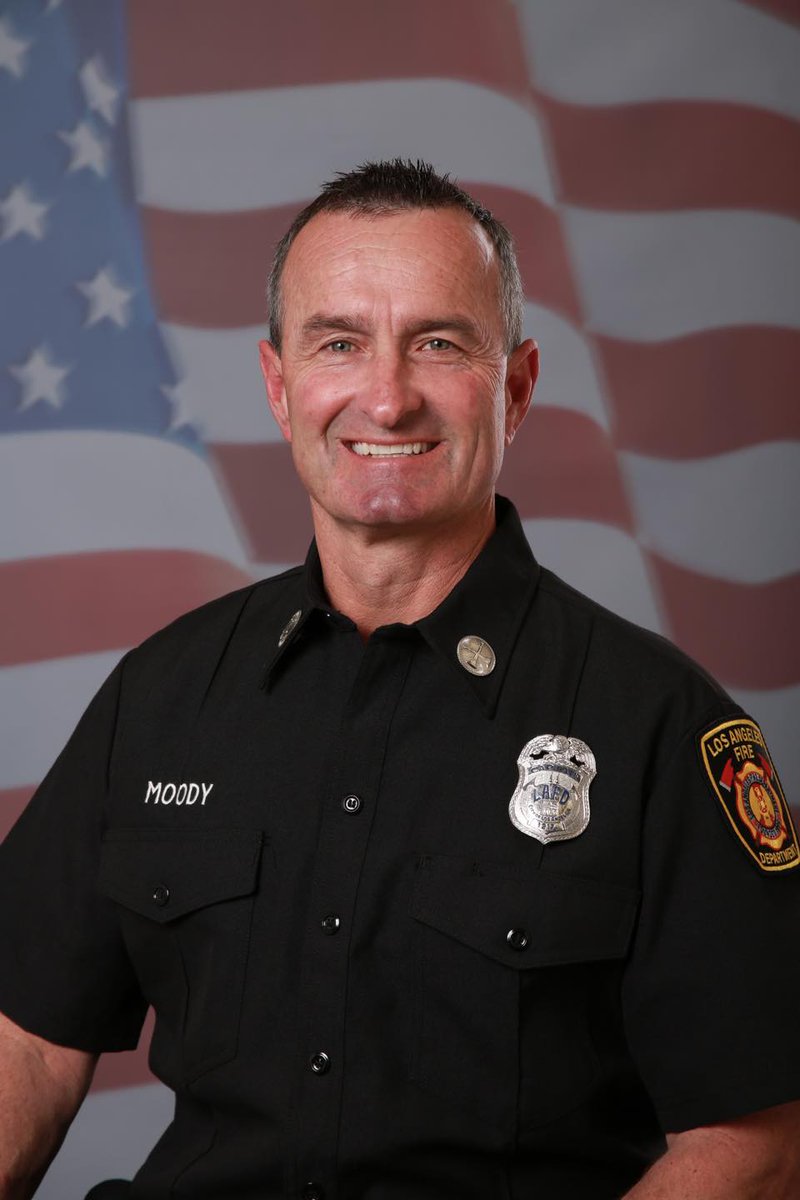 The men and women of @LAFD congratulate Captain Richard Moody in being selected as the #LosAngeles Firefighters Association's 2023 #Firefighter of the Year! His award luncheon will be held on April 18, 2024 in Universal City. All are welcome! 🔗losangelesfirefighters.org/news/2023-fire…