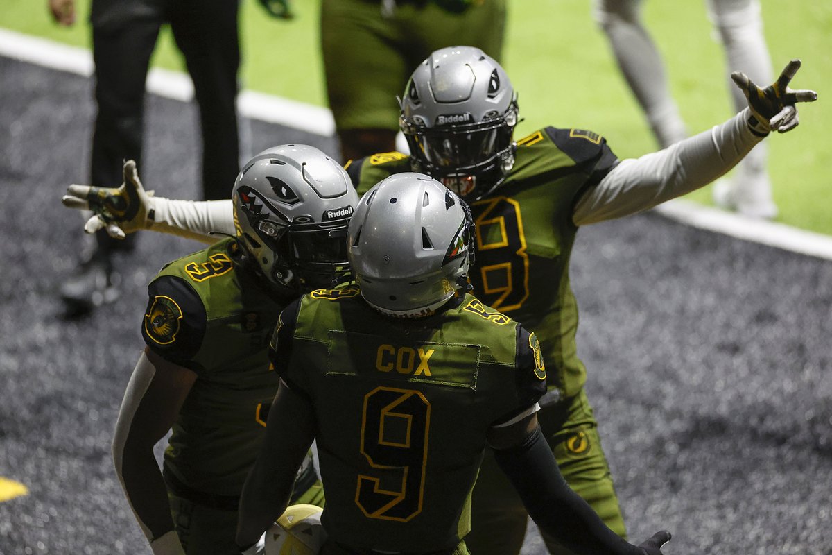 #SanDiego WR @Isiah_cox got his night started early as he hauled in his first two career @IndoorFL TDs in the first quarter from QB Nate Davis at @PechangaArenaSD