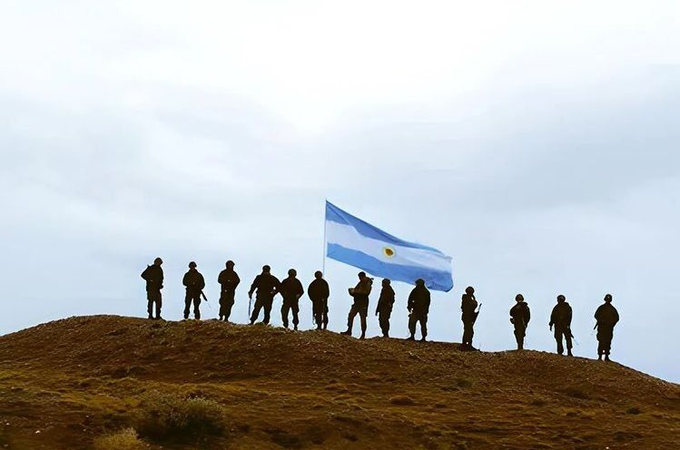 Héroes de la patria, héroes de Malvinas