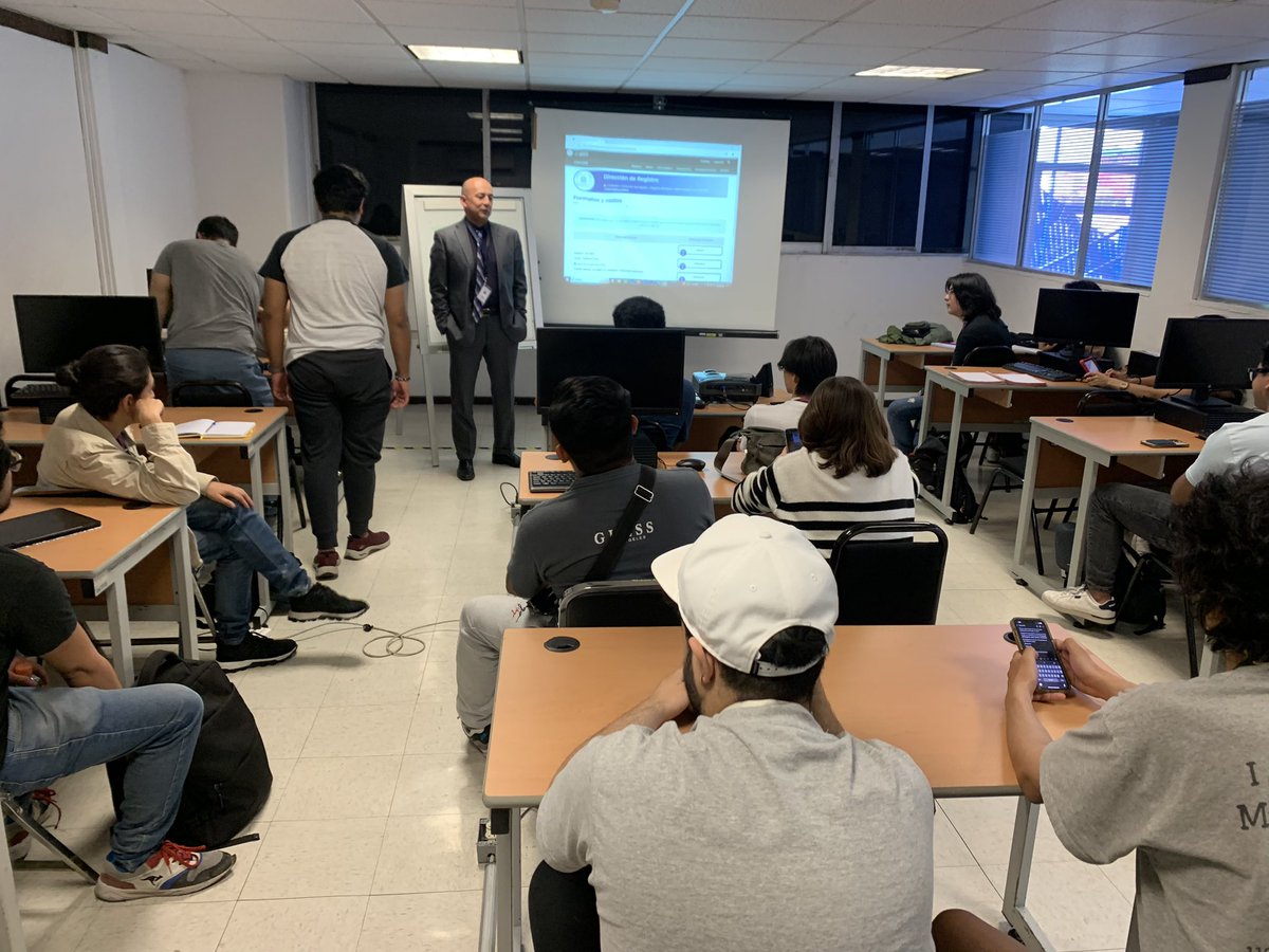 Hoy nos visitaron alumnos de las carreras de ingeniería de la Universidad @saladeaudio_ encabezados por la maestra Valeria Morell @ironsmerol Si quieren recibir información sobre derechos de autor y asesorías de trámites escriban a: claudia.domenzain@cultura.gob.mx