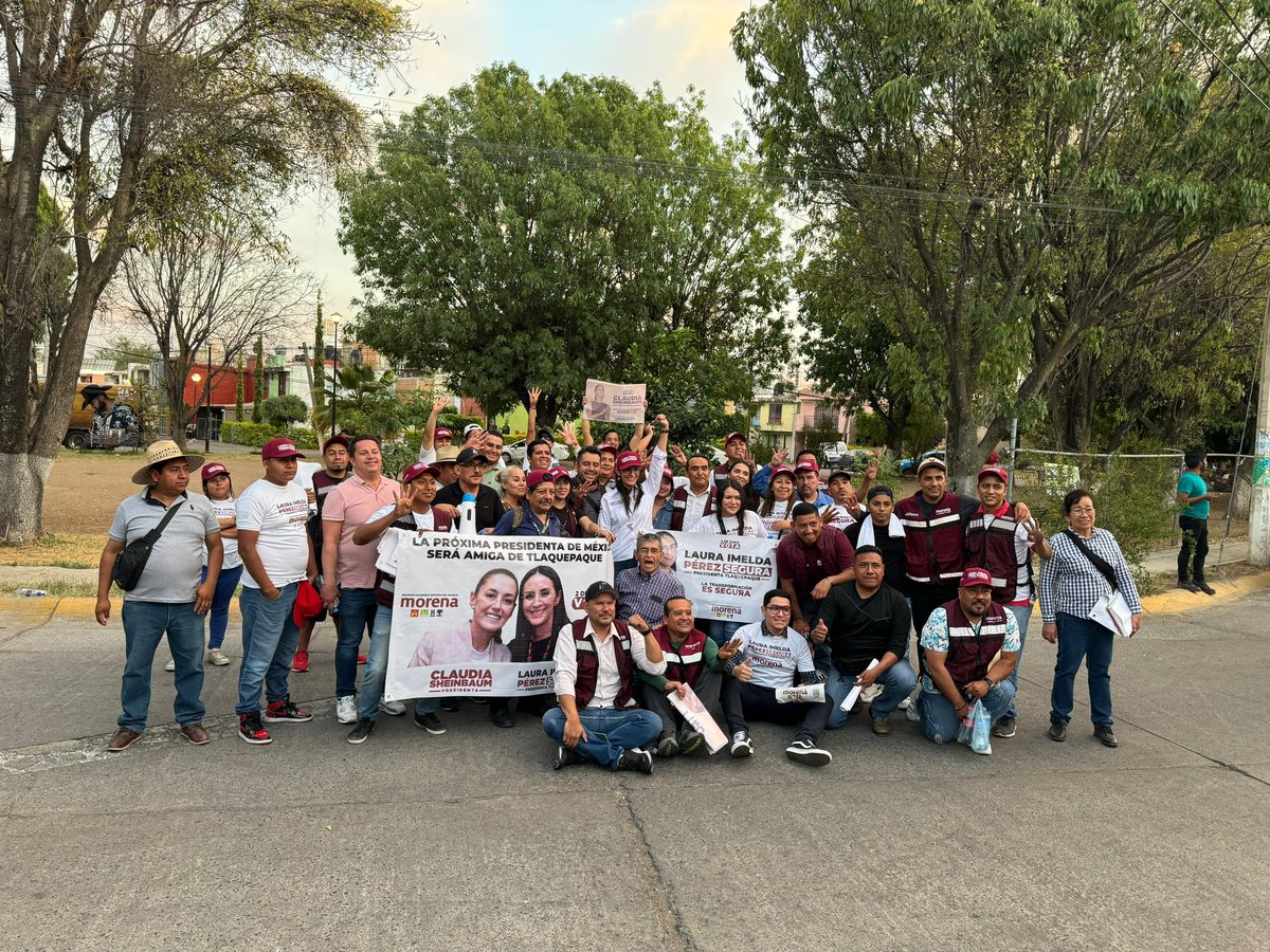 LauraImelPerezS's tweet photo. Visitamos la Colonia Lindavista.

Vamos a ir Casa por Casa llevando la esperanza de un cambio verdadero en San Pedro Tlaquepaque. 

#Tlaquepaque #AmorPorTlaquepaque #LauraImelda https://t.co/7brg6zbQhc