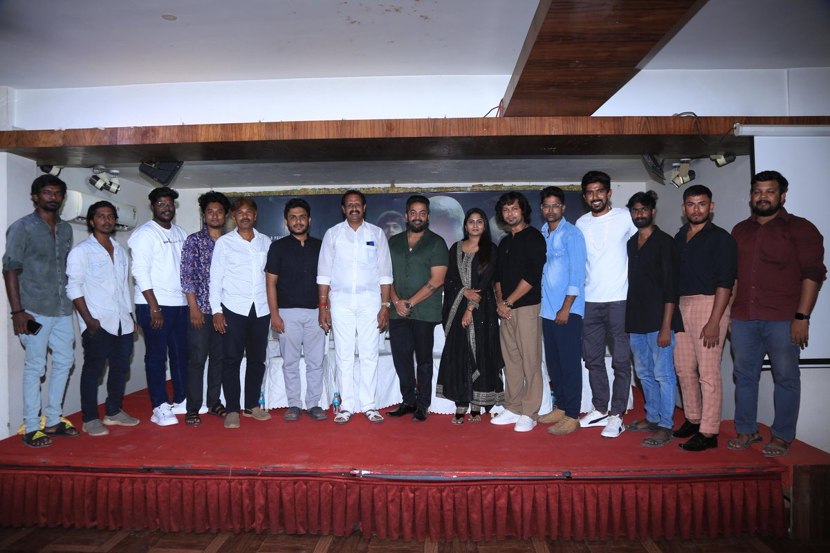 Take a look at the press meet stills of the upcoming Tamil horror #NeverEscape !! Directed by @dsri_dev_raj #RobertMaster @RoyalBfilms @santhosh_sj_ @pradeeplukk @prithivirajb11 @Im_Kavi @actorpraneshvar @Charank1997 @sak_studio @murukku_meesaya @pro_barani @pro_thiru