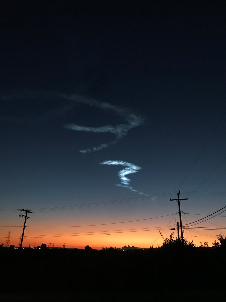 DebSoothSayer's tweet photo. @LAAstroSociety Spacex Vandenberg launch over MPK! https://t.co/7bkAX27qVD