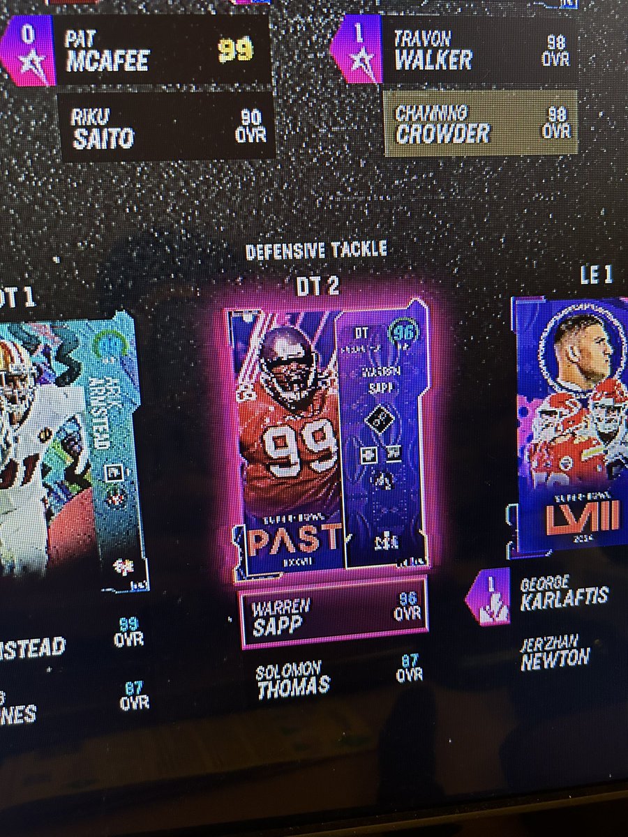 CodyRhatigan's tweet photo. @TheActualCC hey man do you know why my Warren Sapp won’t show up in my X factors as soon as he moved to DT 2. I am so confused why I can’t activate any abilities. https://t.co/cvNeKxYPMF